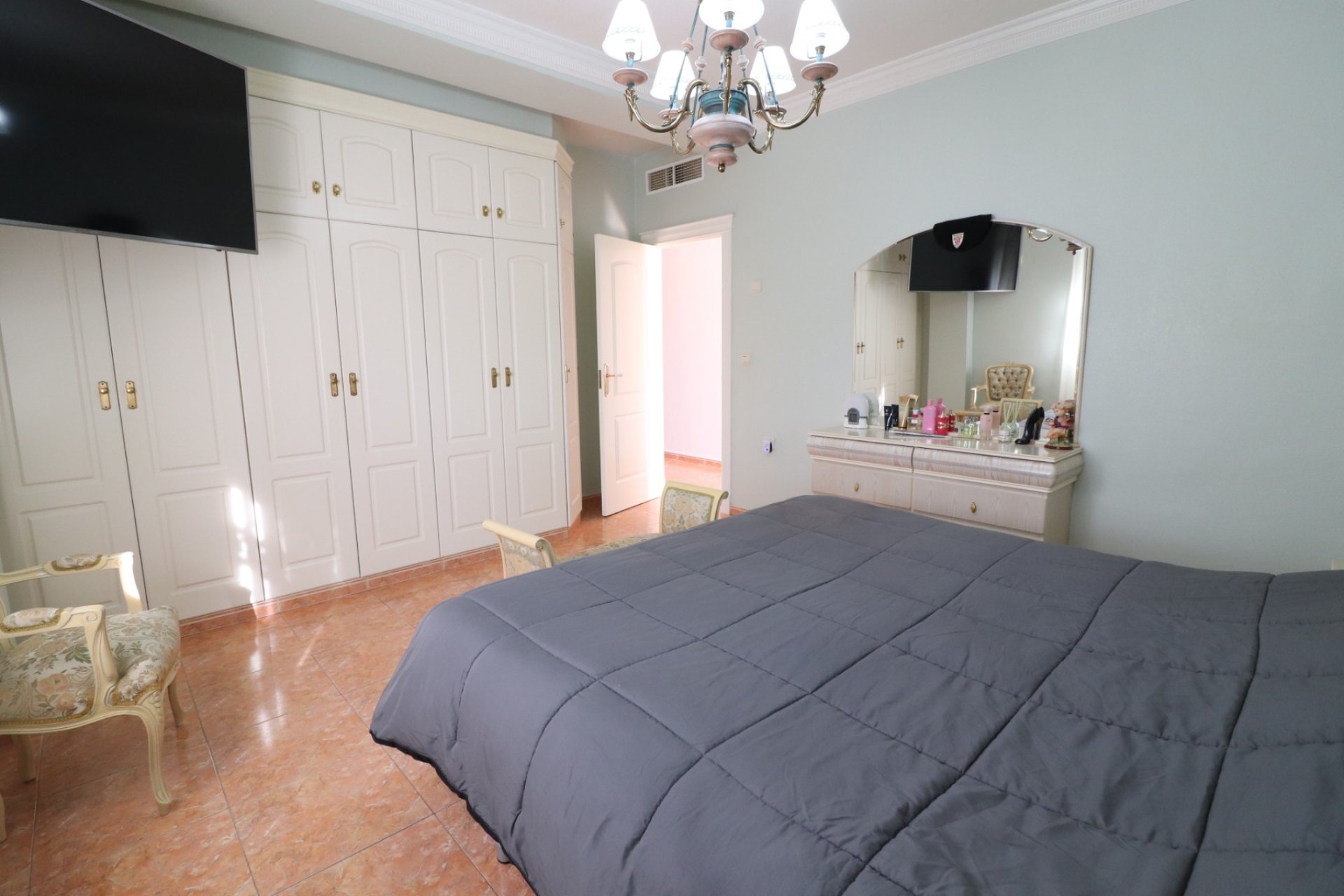 Herverkoop - Villa -
Almoradí - El Saladar