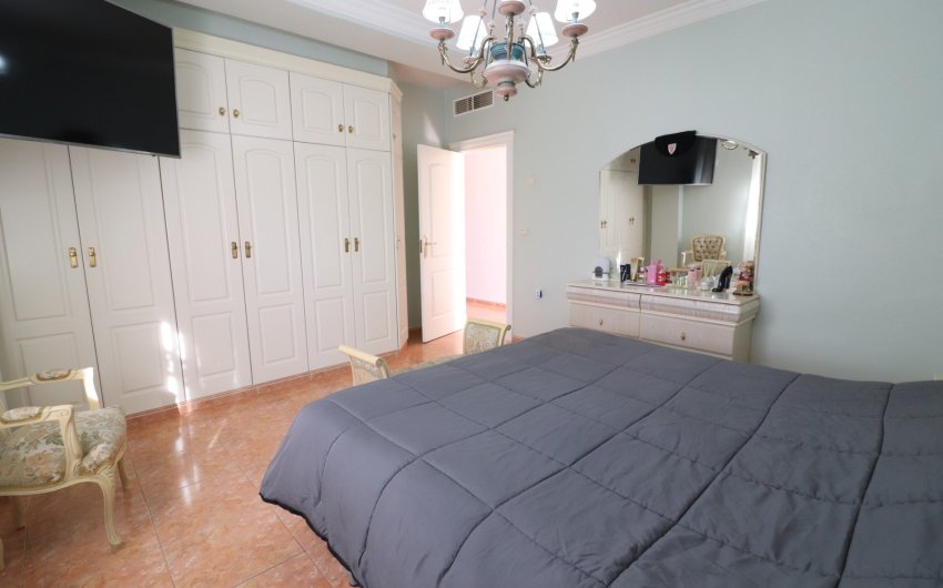 Herverkoop - Villa -
Almoradí - El Saladar