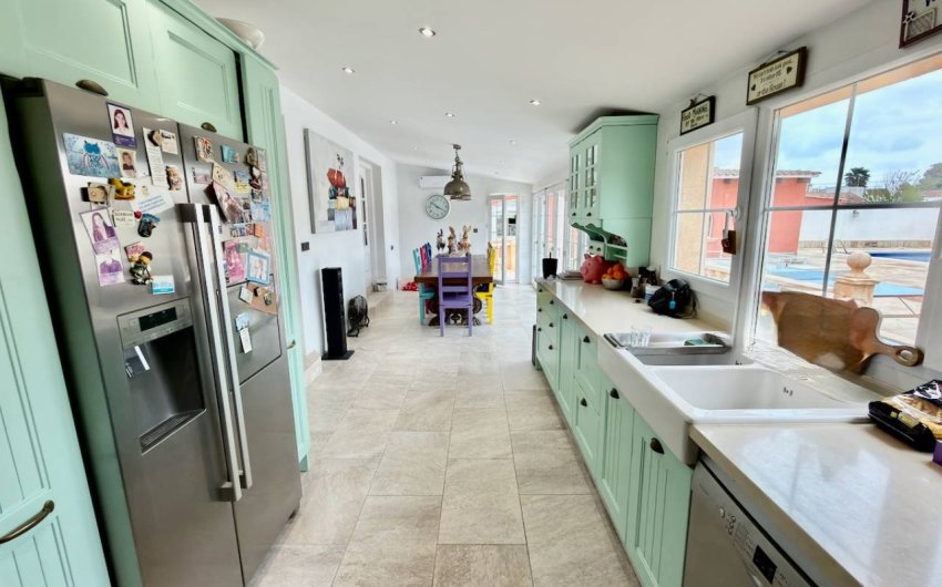 Herverkoop - Villa -
Almoradí - Heredades