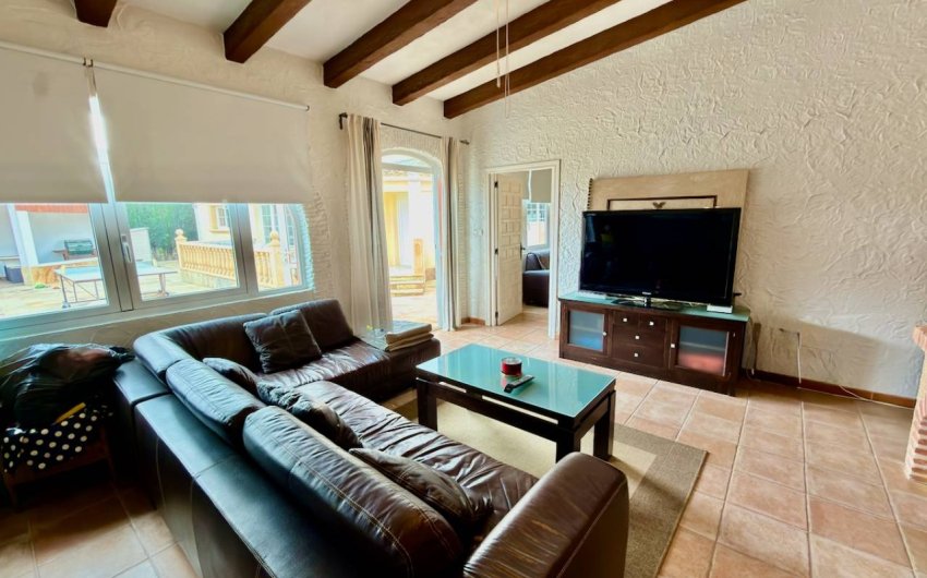 Herverkoop - Villa -
Almoradí - Heredades