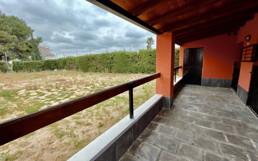 Herverkoop - Villa -
Almoradí - Heredades