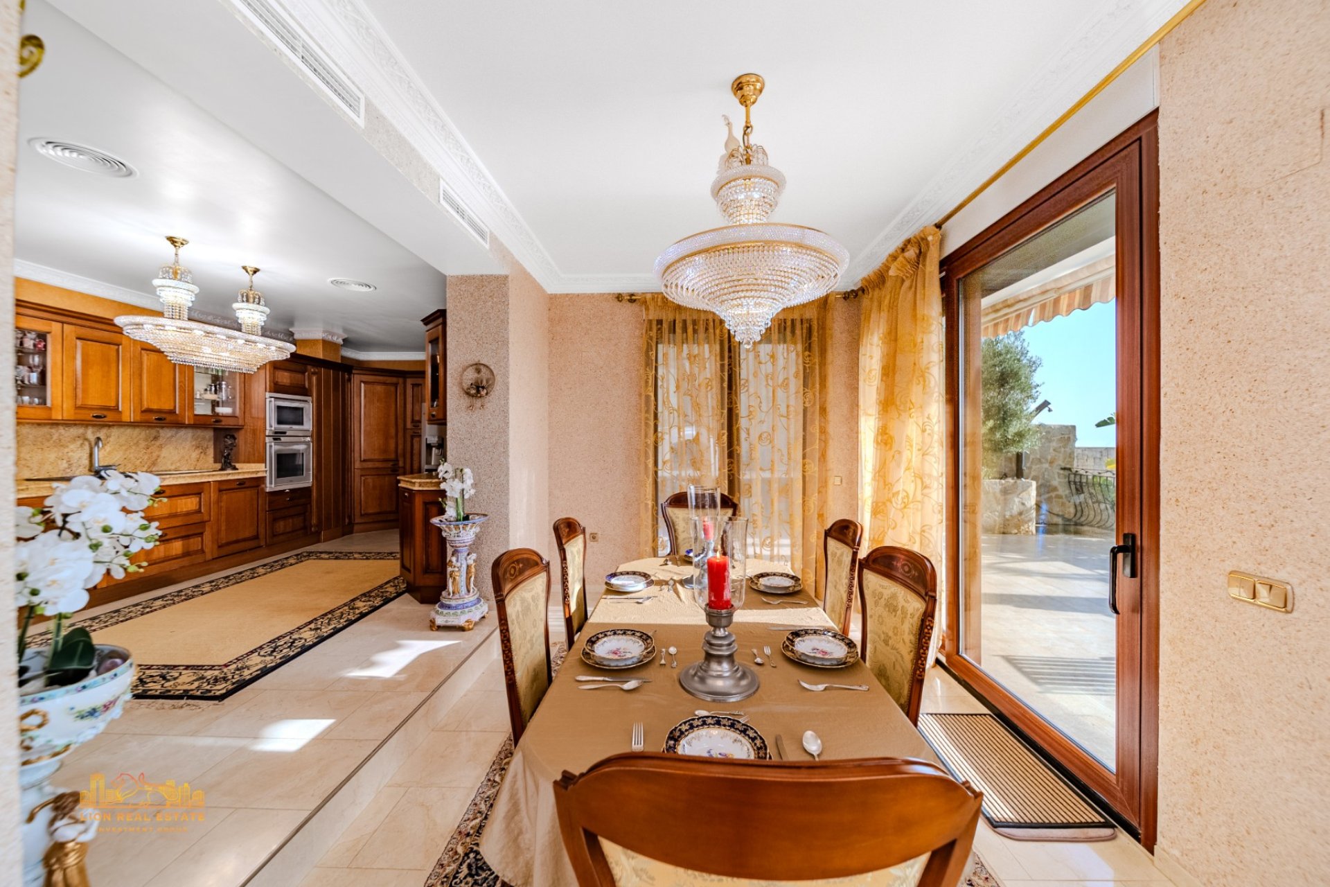 Herverkoop - Villa -
Altea