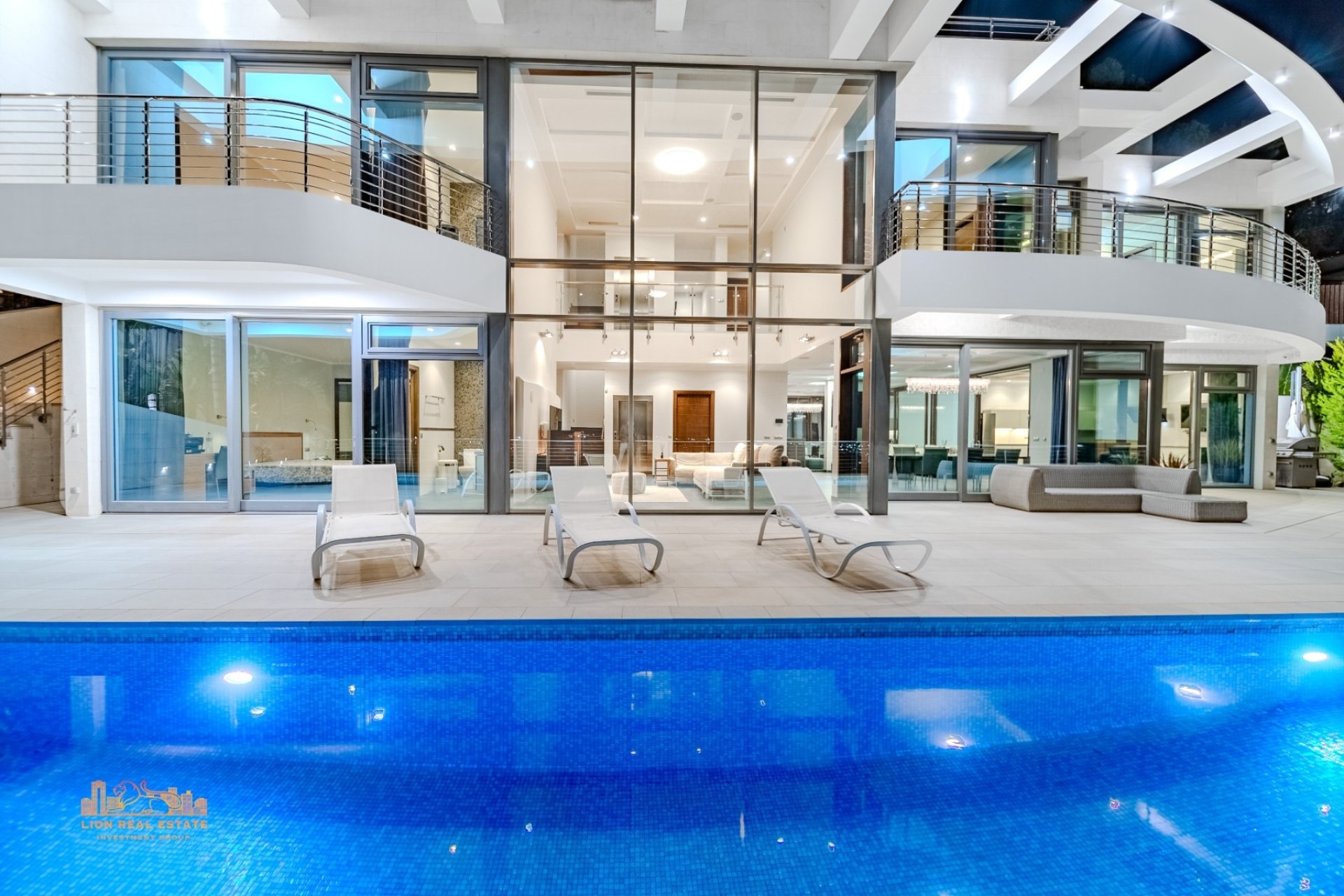 Herverkoop - Villa -
Altea