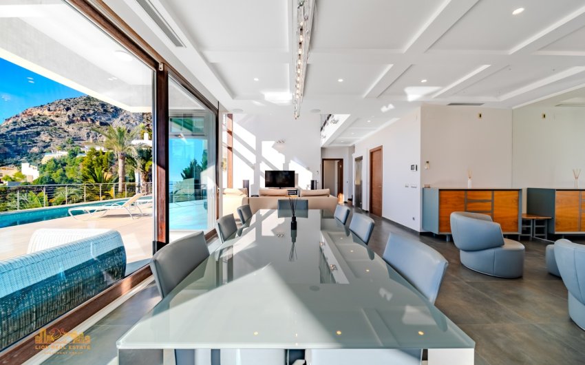 Herverkoop - Villa -
Altea