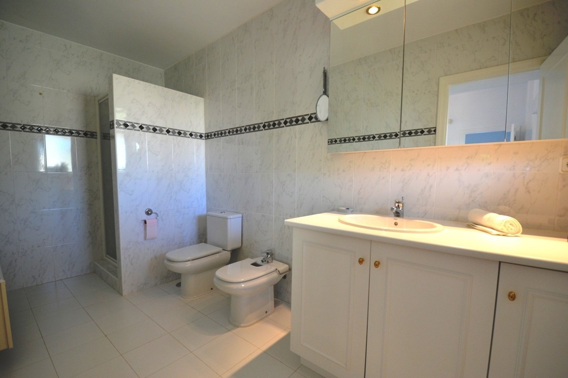 Herverkoop - Villa -
Altea