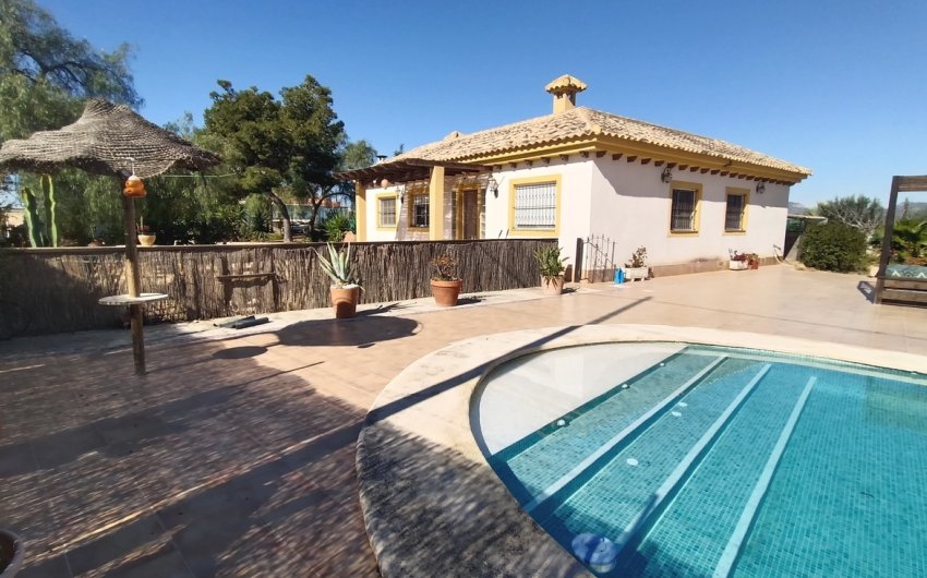 Herverkoop - Villa -
Avileses - Inland