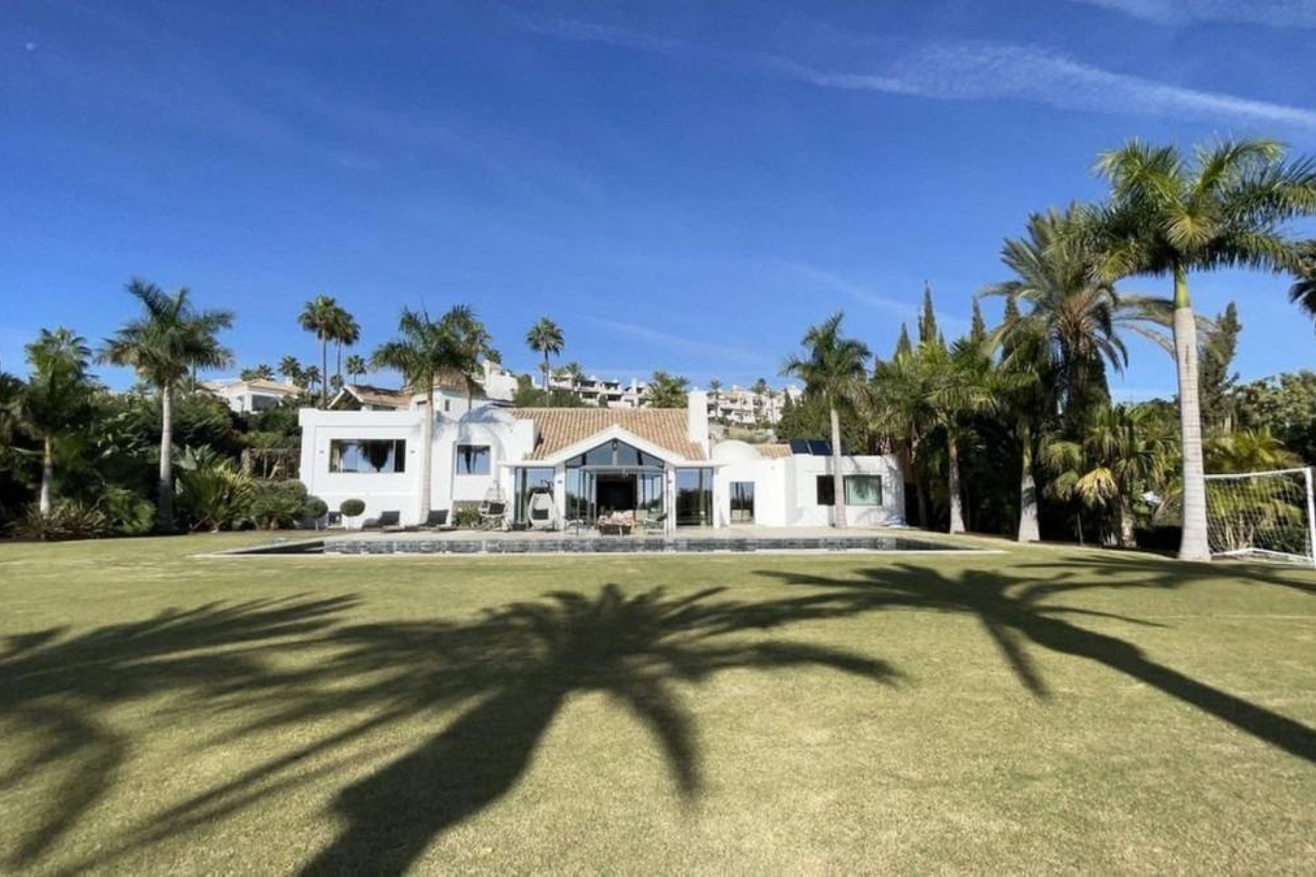 Herverkoop - Villa -
Benahavís - El Paraíso
