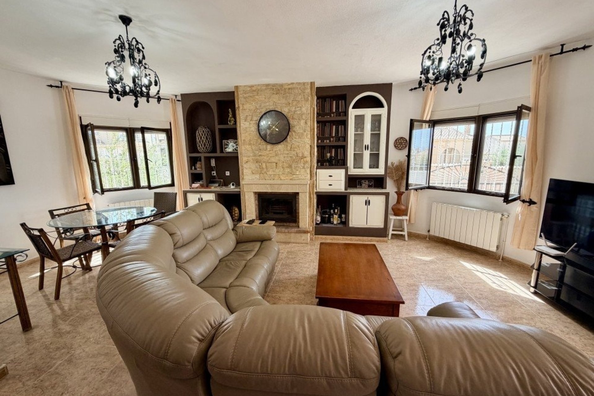 Herverkoop - Villa -
Benijofar - Costa Blanca