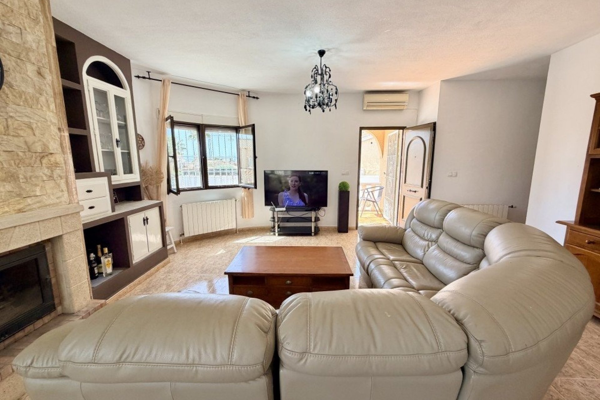 Herverkoop - Villa -
Benijofar - Costa Blanca