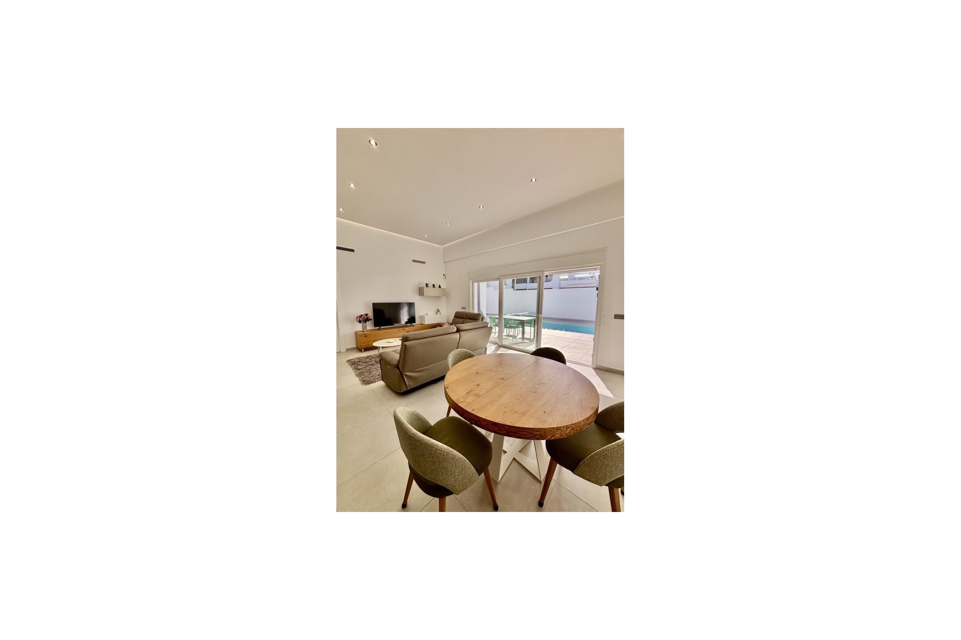 Herverkoop - Villa -
Benijofar - Costa Blanca