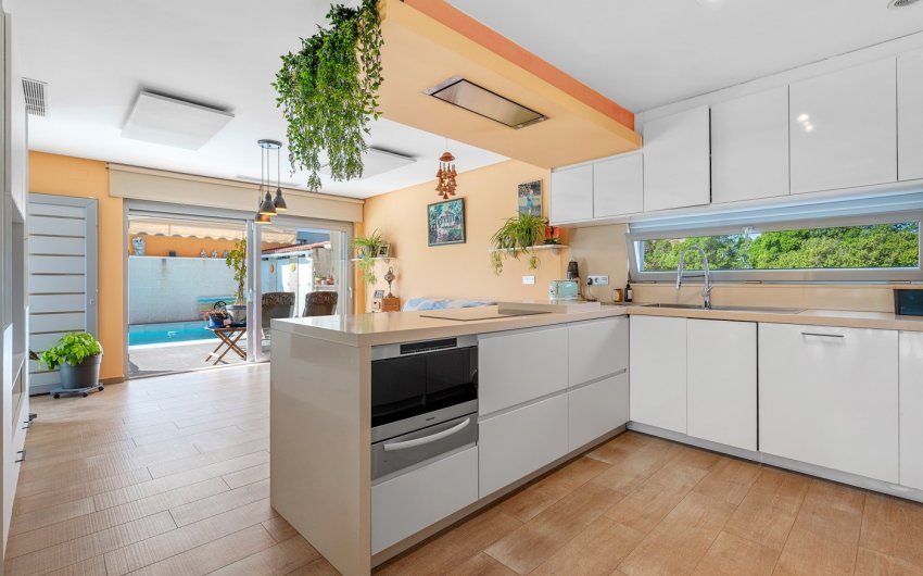 Herverkoop - Villa -
Benijofar - Costa Blanca