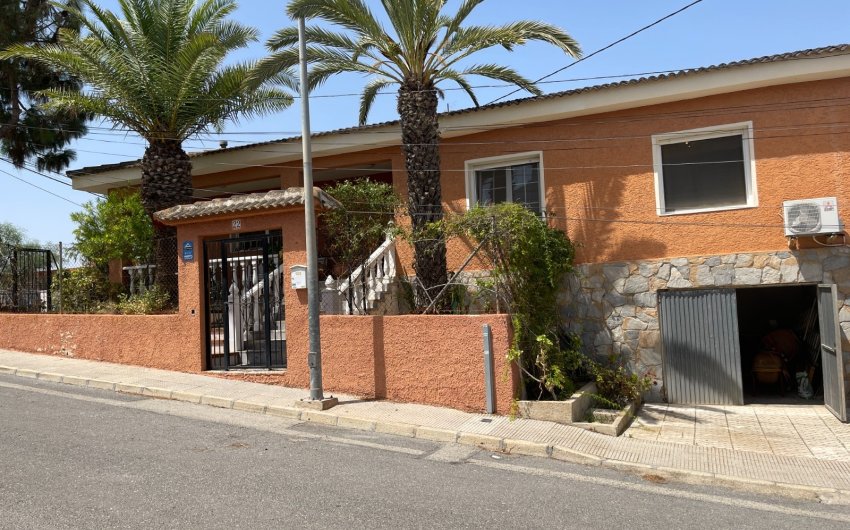 Herverkoop - Villa -
Benijofar - Costa Blanca