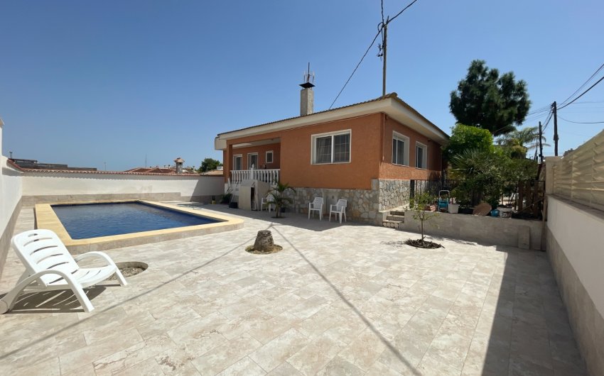 Herverkoop - Villa -
Benijofar - Costa Blanca