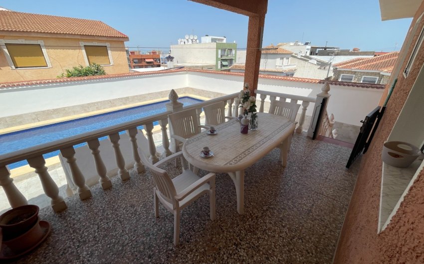 Herverkoop - Villa -
Benijofar - Costa Blanca