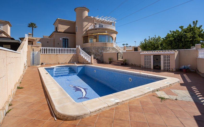 Herverkoop - Villa -
Benijofar - Costa Blanca
