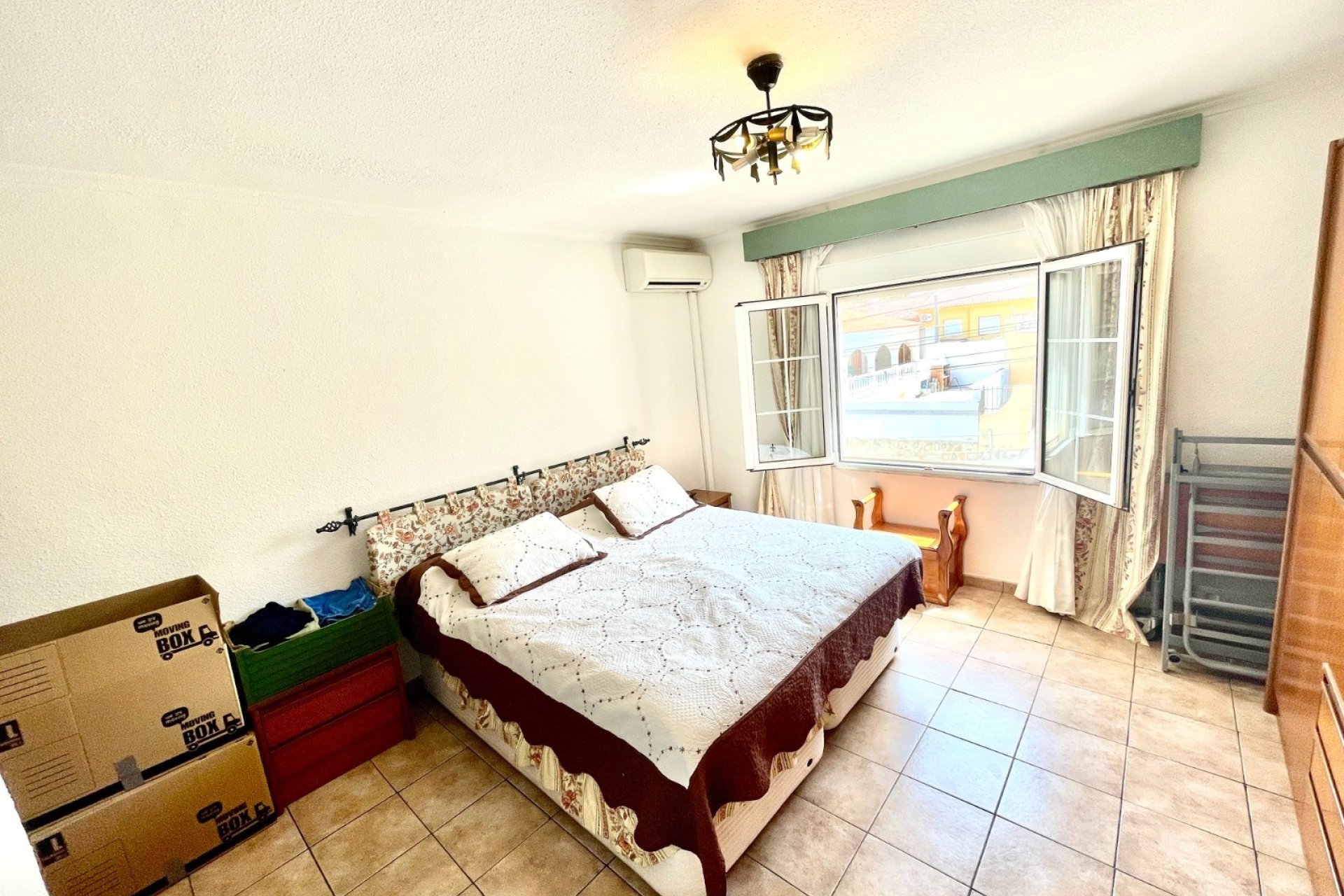 Herverkoop - Villa -
Benijofar - pueblo