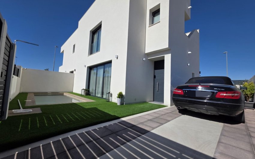 Herverkoop - Villa -
Benijofar