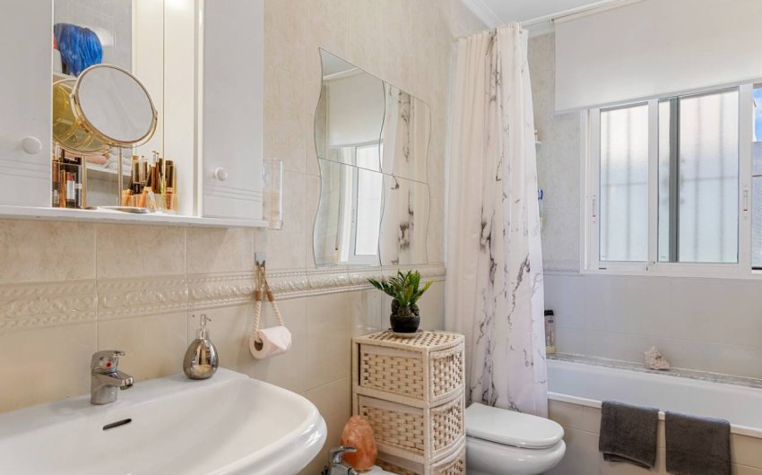 Herverkoop - Villa -
Benijofar