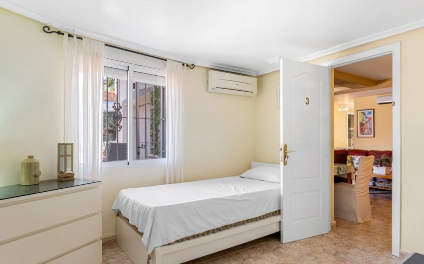 Herverkoop - Villa -
Benijofar