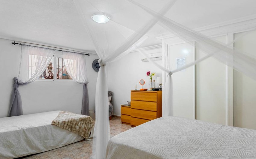 Herverkoop - Villa -
Benijofar