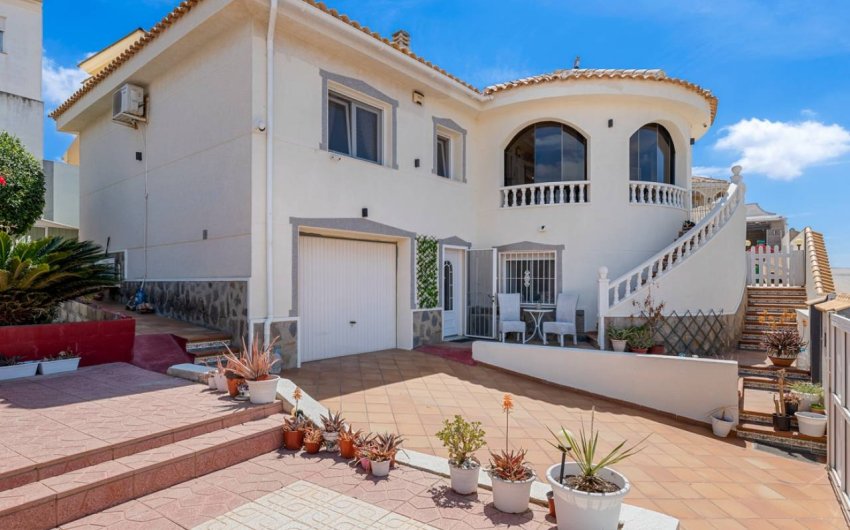 Herverkoop - Villa -
Benijofar