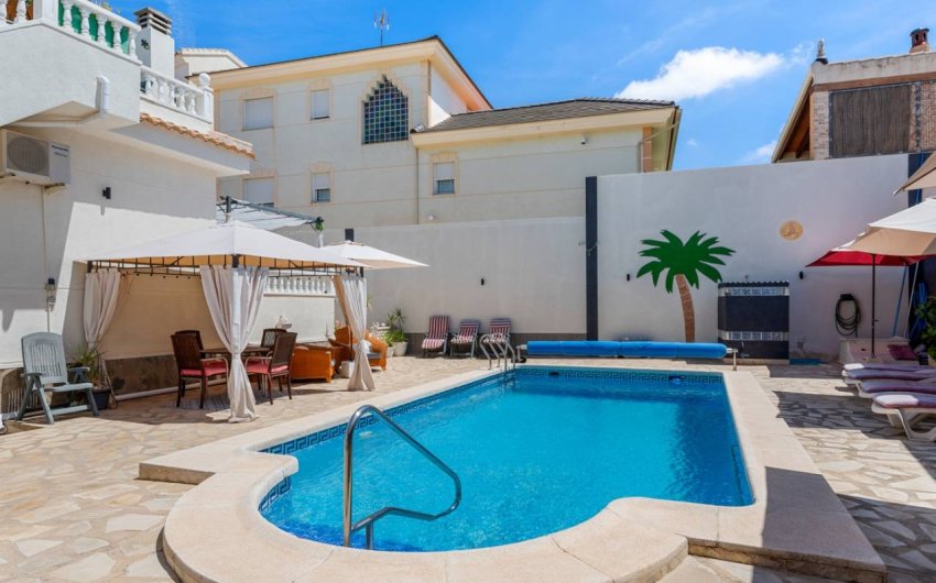 Herverkoop - Villa -
Benijofar