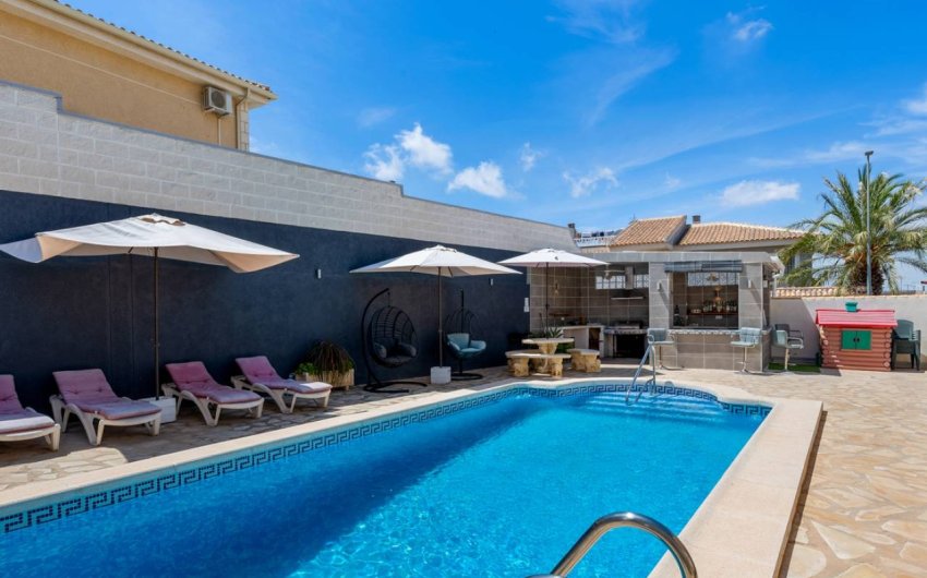 Herverkoop - Villa -
Benijofar