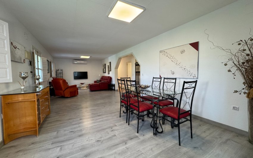 Herverkoop - Villa -
Blanca