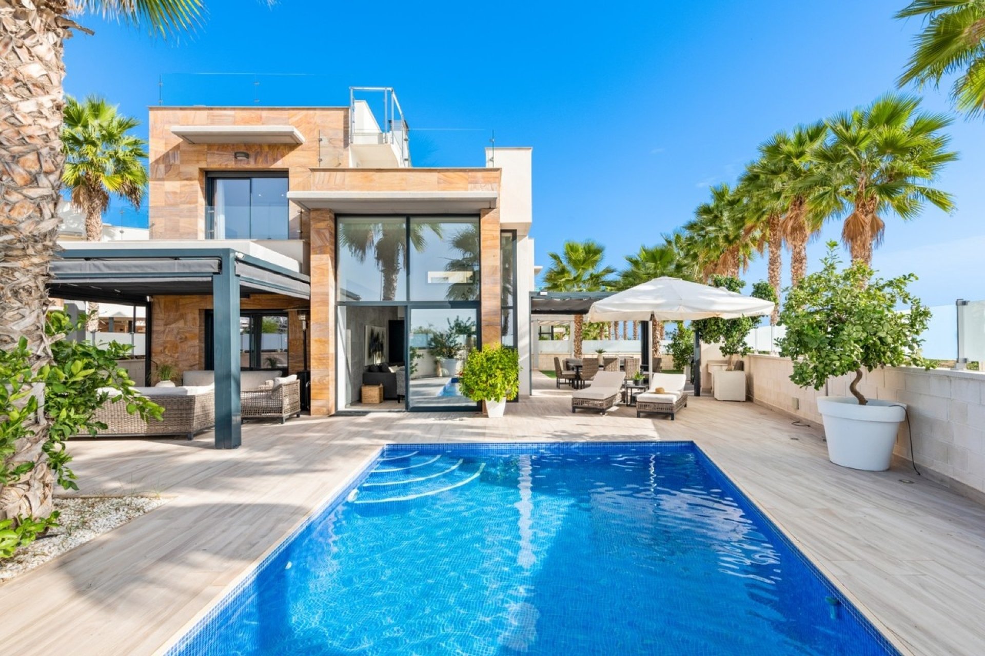 Herverkoop - Villa -
Cabo Roig - Costa Blanca