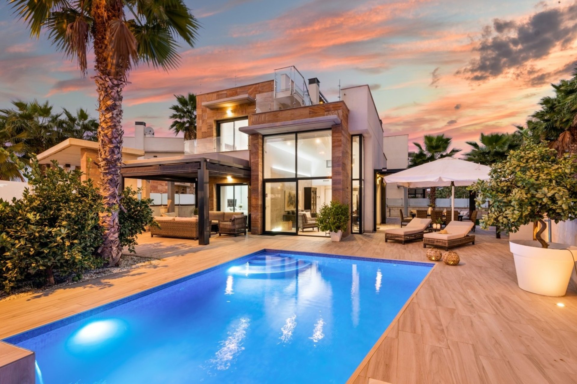 Herverkoop - Villa -
Cabo Roig - Costa Blanca