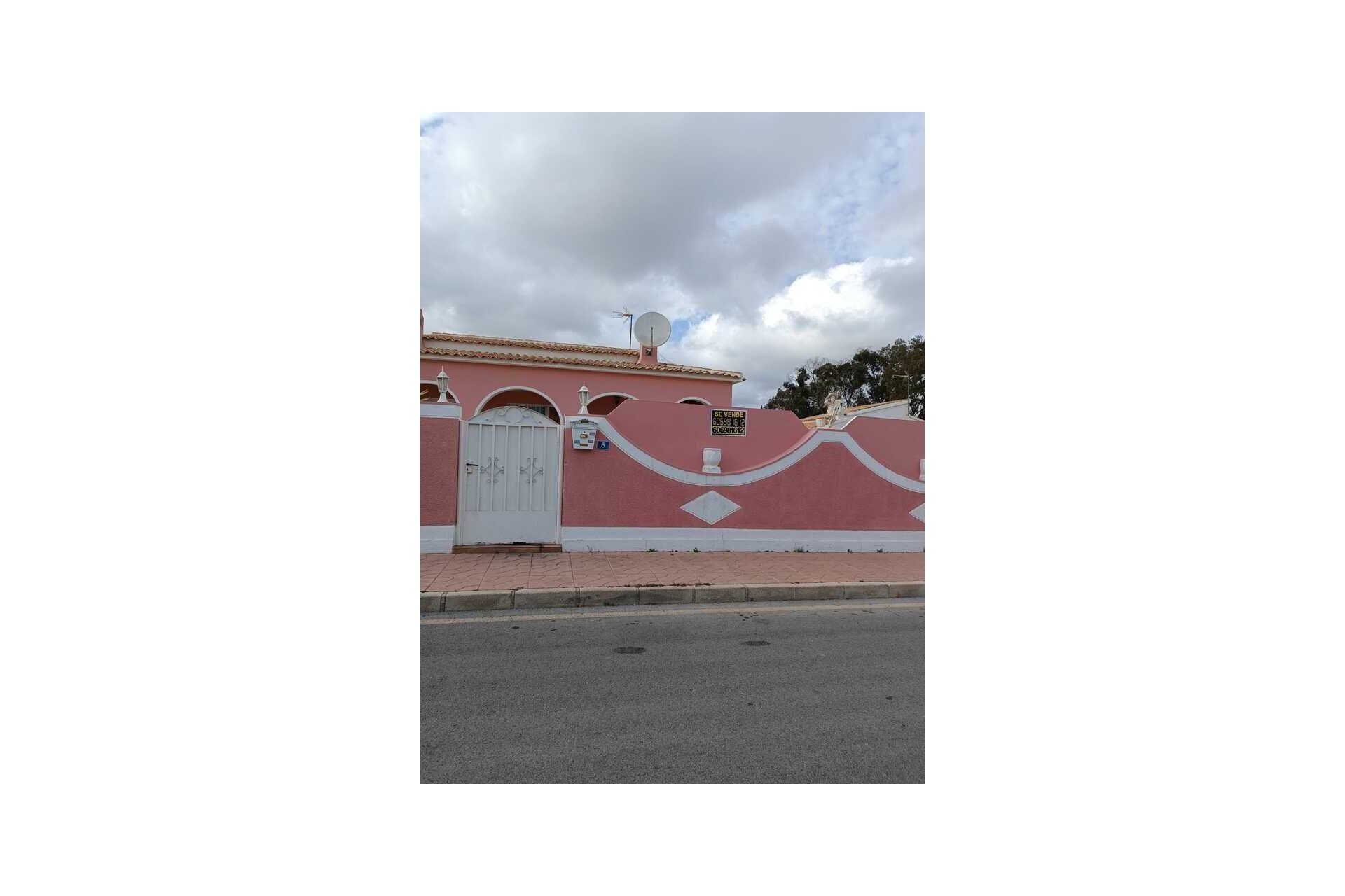 Herverkoop - Villa -
Cabo Roig - Costa Blanca