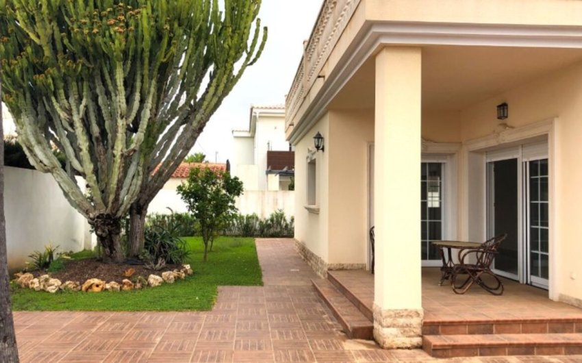 Herverkoop - Villa -
Cabo Roig - Costa Blanca