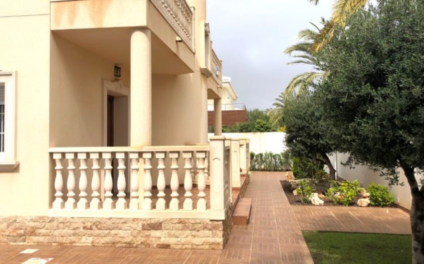 Herverkoop - Villa -
Cabo Roig - Costa Blanca