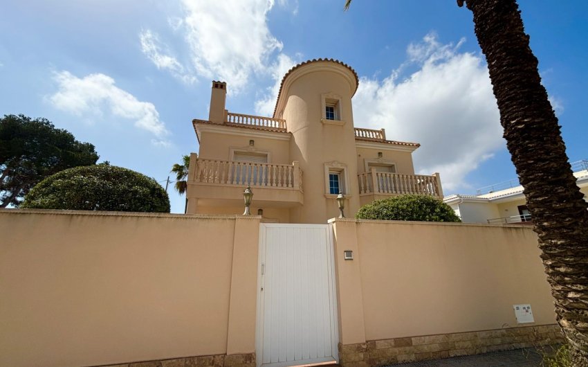 Herverkoop - Villa -
Cabo Roig - Costa Blanca
