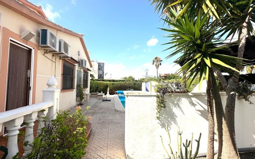 Herverkoop - Villa -
Cabo Roig - Costa Blanca