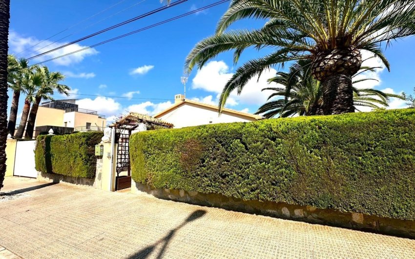 Herverkoop - Villa -
Cabo Roig - Costa Blanca