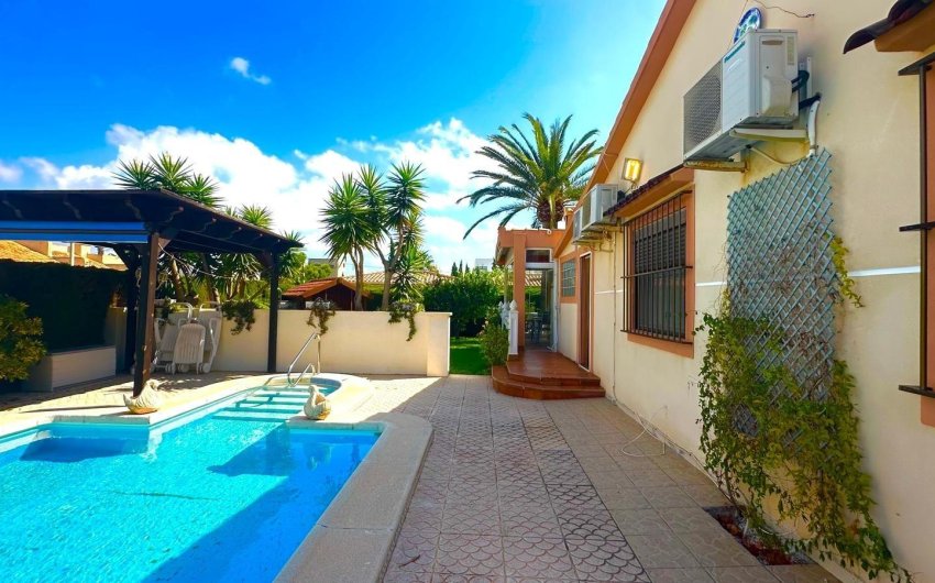 Herverkoop - Villa -
Cabo Roig - Costa Blanca