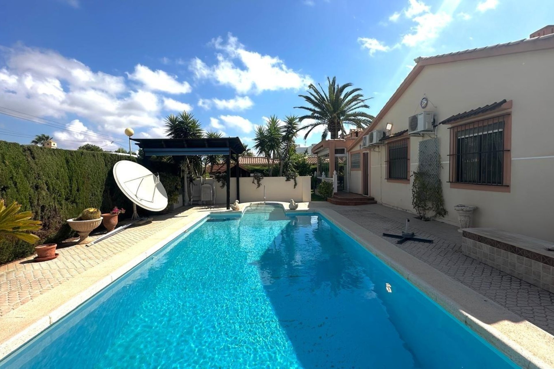 Herverkoop - Villa -
Cabo Roig - Costa Blanca
