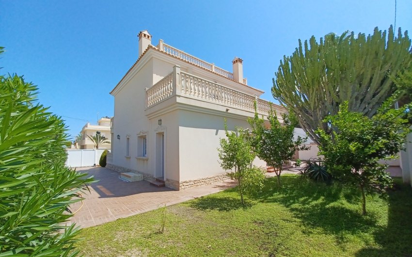 Herverkoop - Villa -
Cabo Roig - Costa Blanca