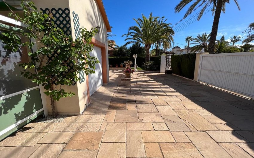 Herverkoop - Villa -
Cabo Roig - Costa Blanca