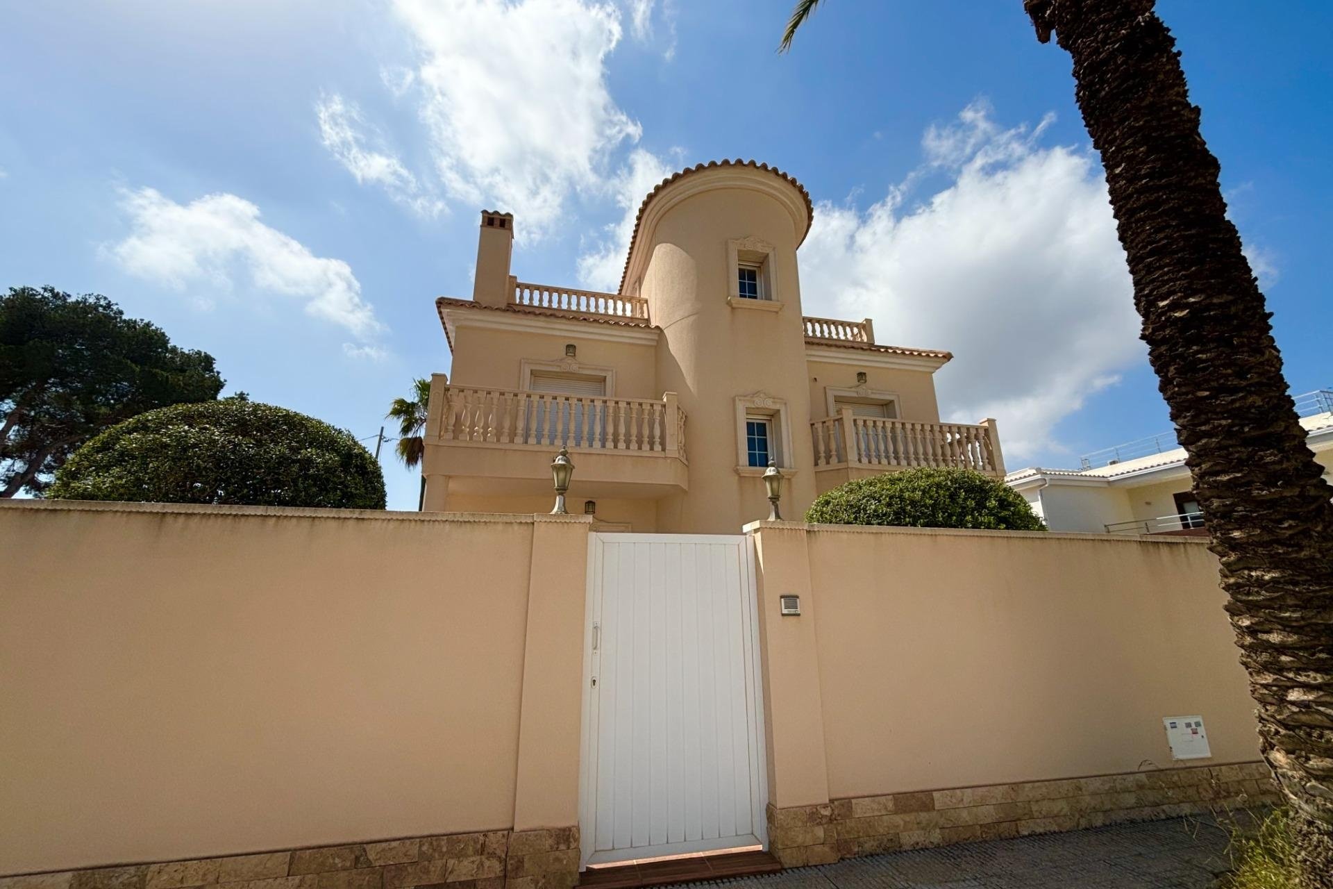 Herverkoop - Villa -
Cabo Roig - Costa Blanca