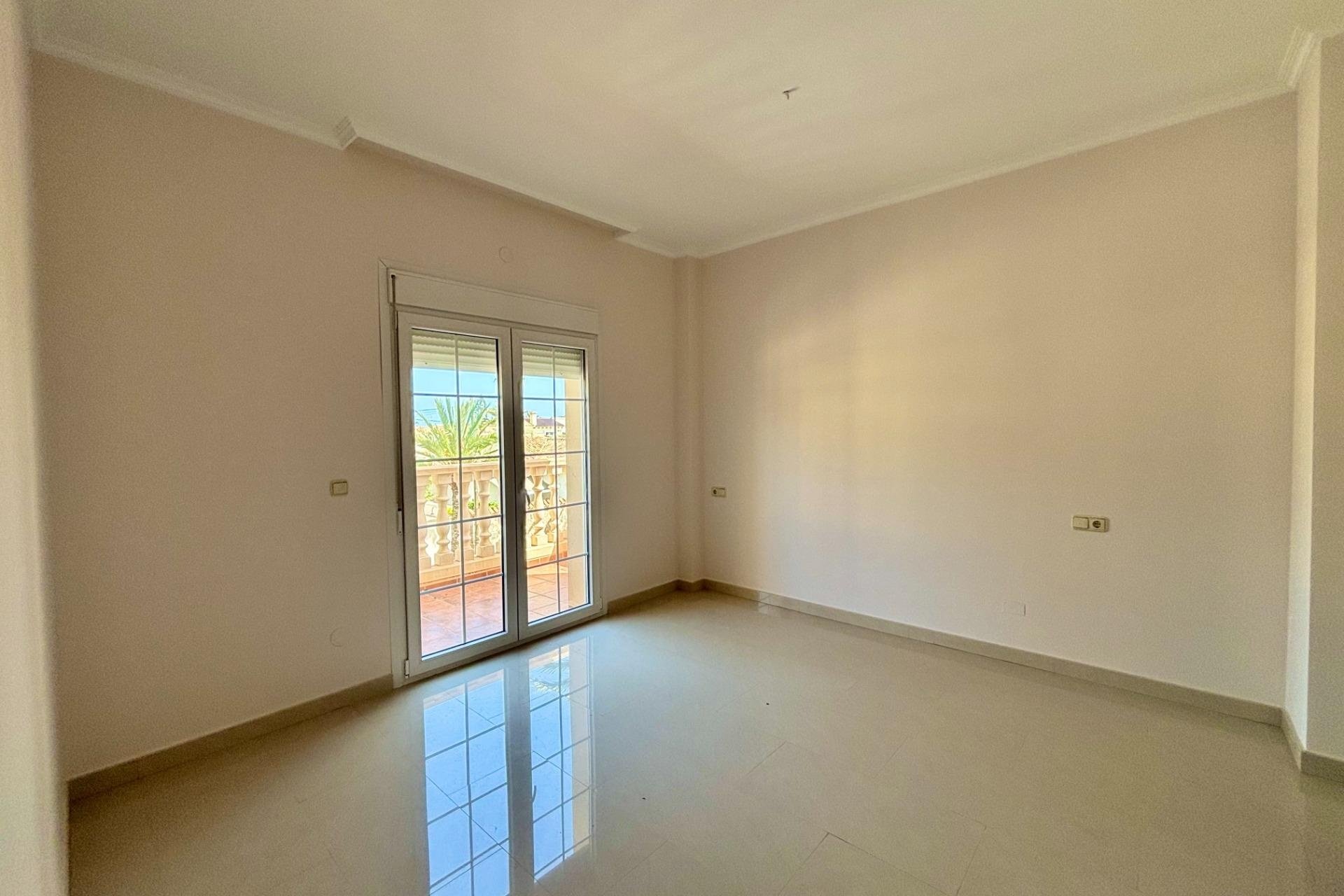 Herverkoop - Villa -
Cabo Roig - Costa Blanca