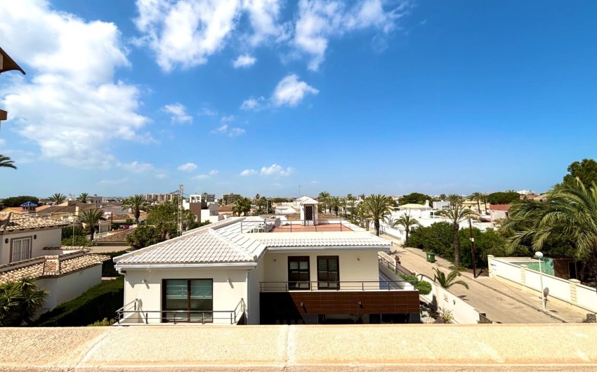 Herverkoop - Villa -
Cabo Roig - Costa Blanca