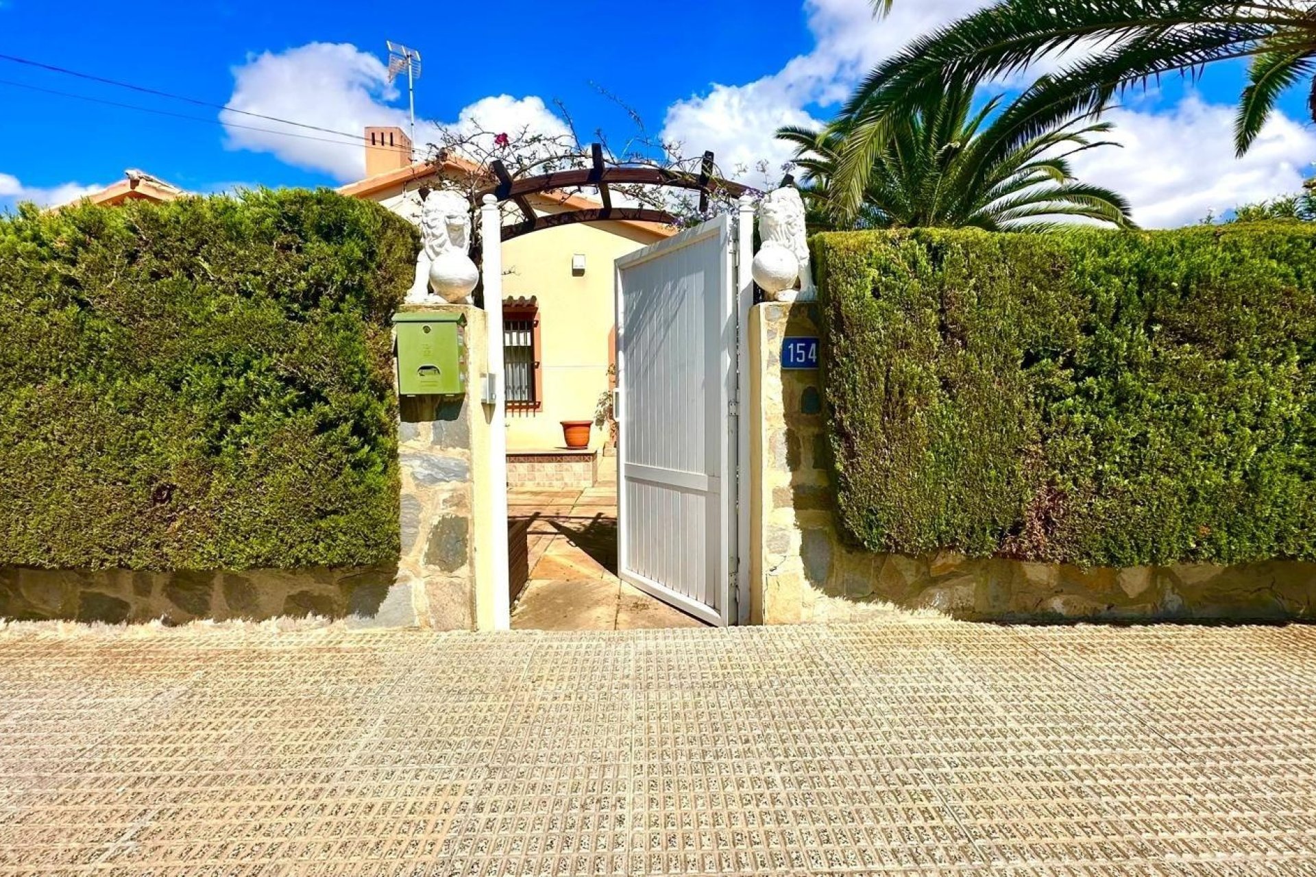 Herverkoop - Villa -
Cabo Roig - Costa Blanca