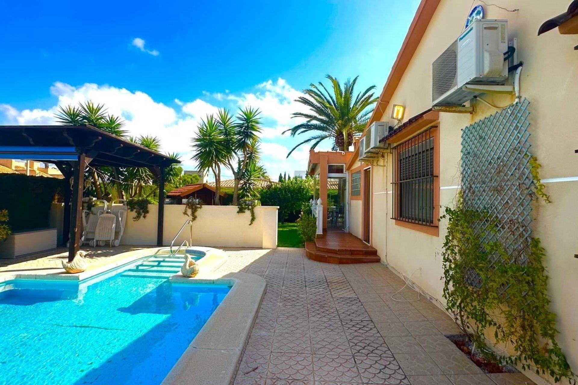 Herverkoop - Villa -
Cabo Roig - Costa Blanca