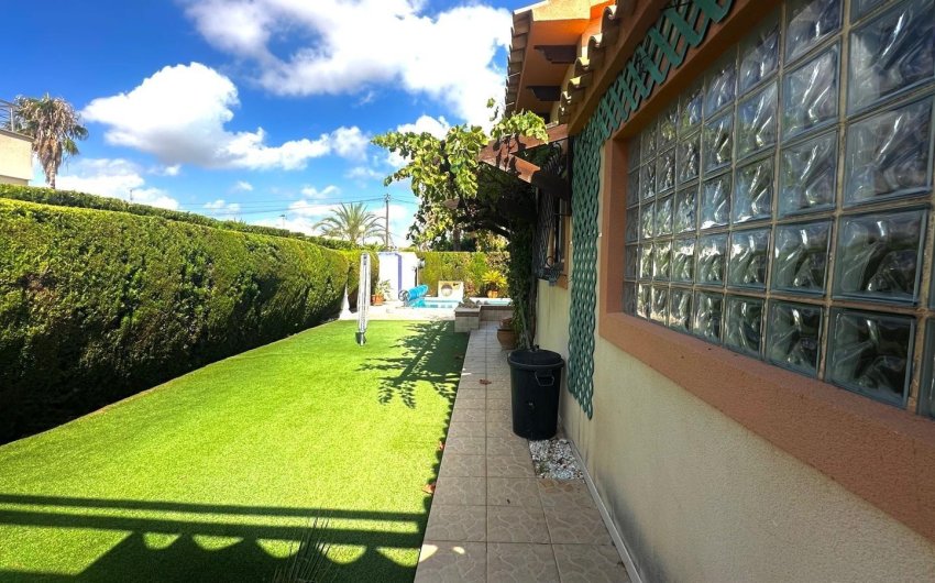 Herverkoop - Villa -
Cabo Roig - Costa Blanca