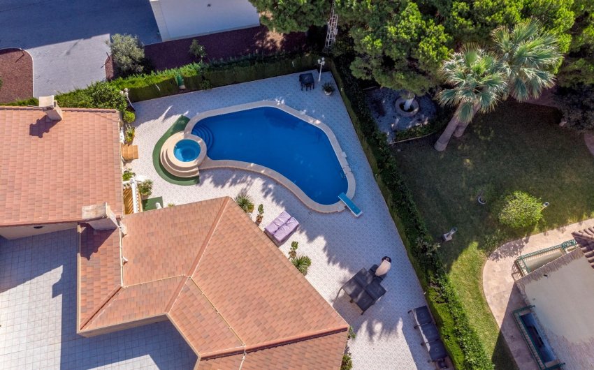 Herverkoop - Villa -
Cabo Roig - Muy Cerca De La Playa