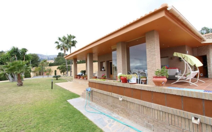 Herverkoop - Villa -
Calpe - Gargasindi