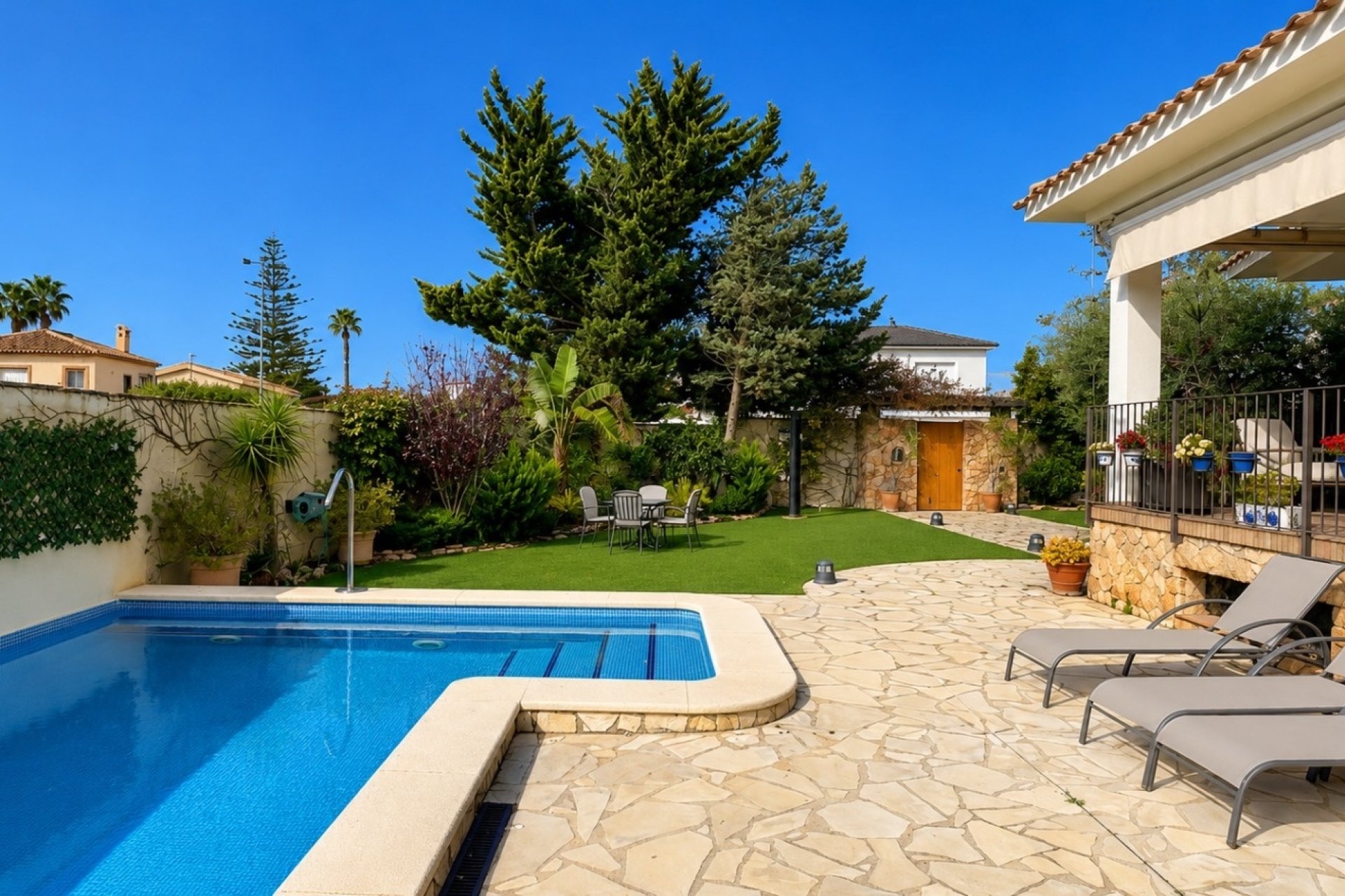Herverkoop - Villa -
Campoamor - Costa Blanca