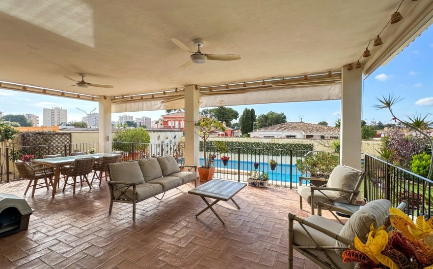 Herverkoop - Villa -
Campoamor - Costa Blanca